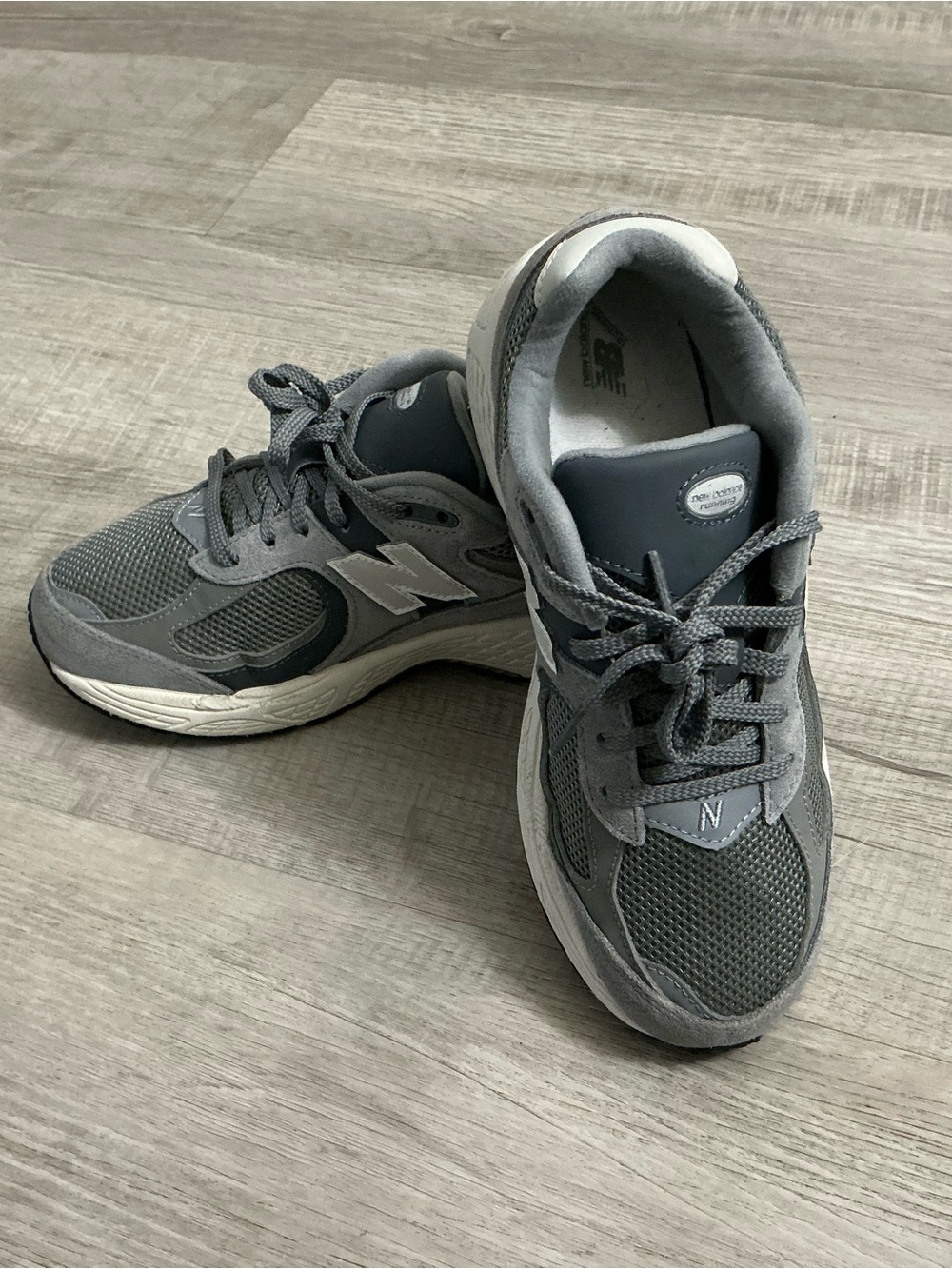 New Balance 2002R Boys Sneakers Gray Size 6